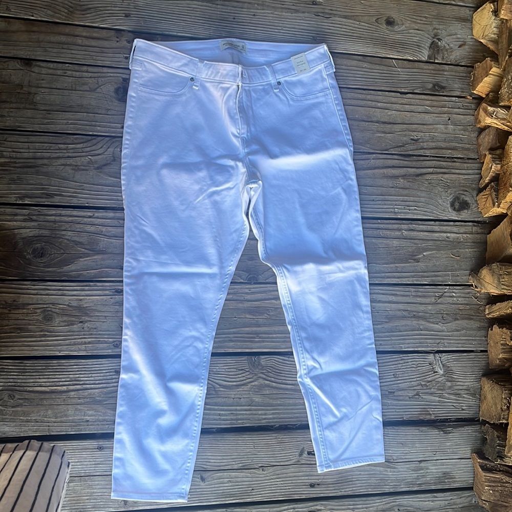 Abercrombie & Fitch Mid Rise Jean Legging White 33/16s